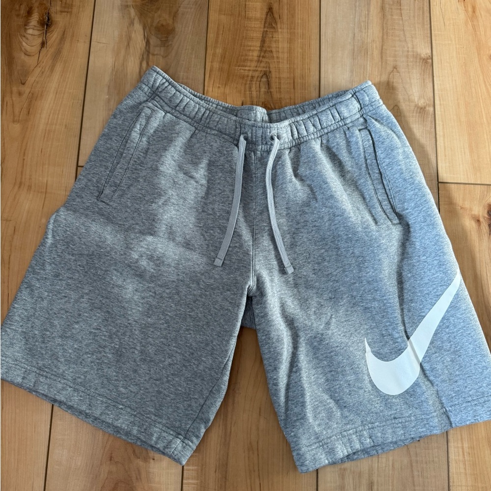 Men’s Gray Nike Athletic Gray Men's Sweat Shorts Size Large